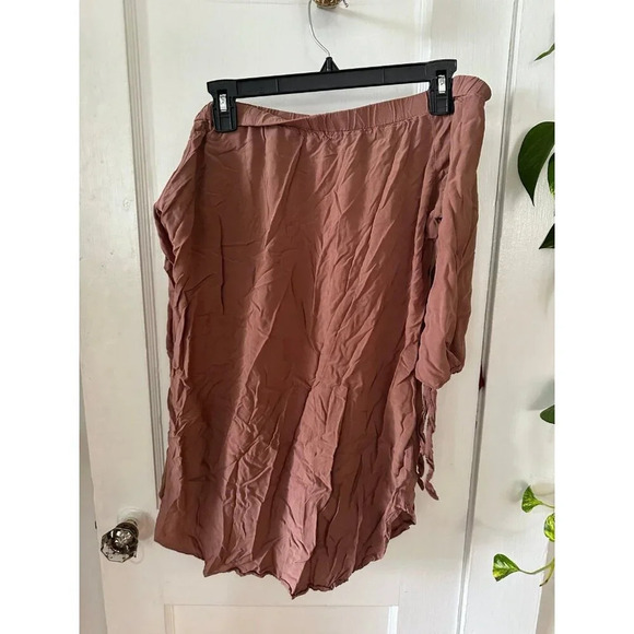 Just Quella women’s size 10 Off Shoulder top - Picture 5 of 6